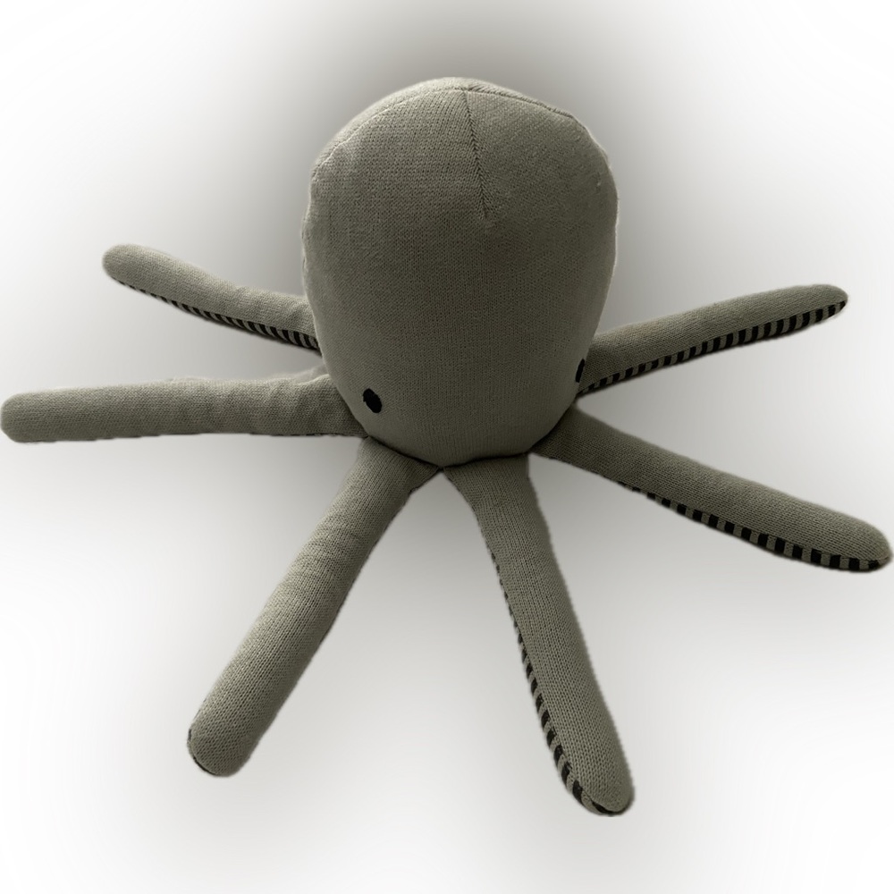 PILLOWFORT 18” OCTOPUS THROW PILLOW